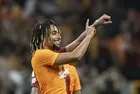 Galatasaray'ın Fransız yıldızına Ada'dan talip var! Sacha Boey'u İzlemeye geldiler