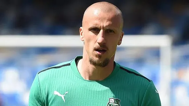 unlu-italyan-gazeteci-di-marzio-resmen-soyledi-galatasaray-chirichesi-istiyor-1654641585645.jpeg Ünlü İtalyan gazeteci Di Marzio resmen söyledi! Galatasaray Chiriches'i istiyor-2