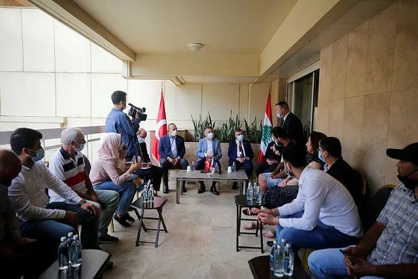 Cumhurbaşkanı Yardımcısı Fuat Oktay ve Dışişleri Bakanı Mevlüt Çavuşoğlu Beyrut'taki patlamada yaralanan Türklerin aileleriyle görüştü-1