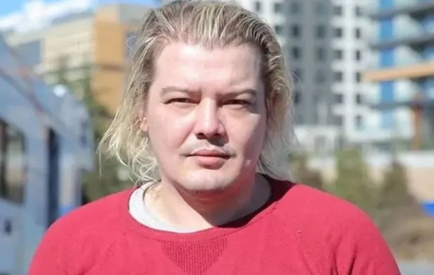 20-kilo-veren-arda-kural-gunden-gune-eridi-43luk-oyuncunun-hali-gorenleri-soke-etti-abi-biraz-kilo-almalisin-1695396099612.jpg 43'lük oyuncuyu kimse tanıyamadı! 20 kilo veren Arda Kural'ın son hali şoke etti! "Abi biraz kilo almalısın..."-3