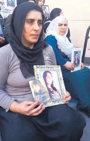 Diyarbakır'da evlat nöbeti sürüyor: Yüreğimiz yanıyor