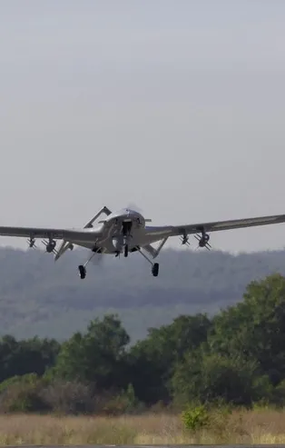 Son dakika: SİHA'lardan tarihi rekor! Türk kuşları tam 300 bin saat havada kaldı