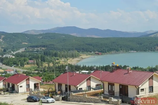 Devlet var devlet yar! Depremzedelere göl manzaralı villa konforunda köy evi imkanı: "Devletimizden memnunuz" - 6