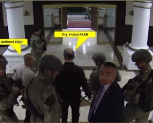 İşte Akar’ın FETÖ’cüler tarafından götürülme anı