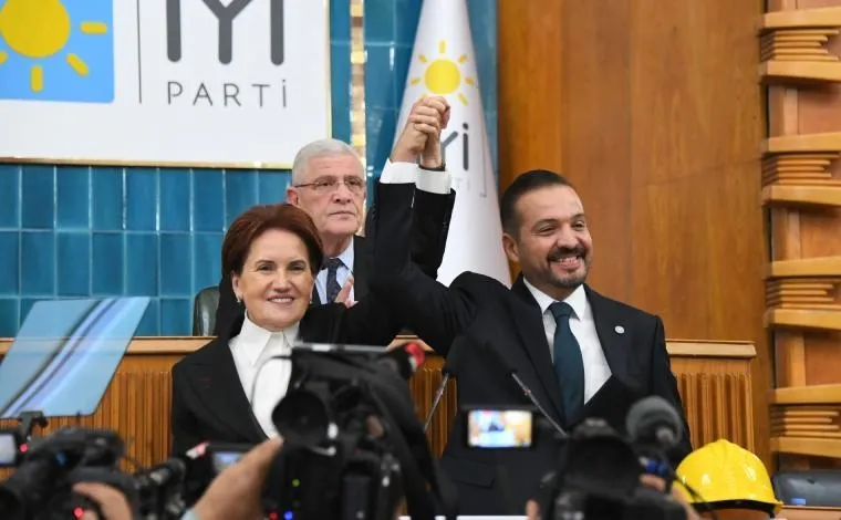 1709560707232.jpeg İYİ Parti'den CHP'ye 'DEM'li salvo! Özgür Özel'e 'ittifak' yanıtı: "Biz kent uzlaşısı bilmeyiz! Ne 'DEM'lenen ne de 'DEM'leyen oluruz"-4