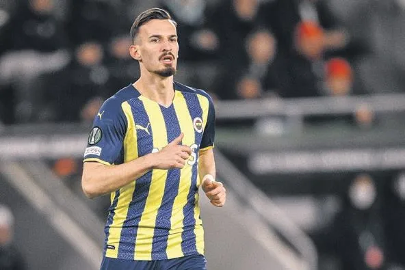 fenerbahcenin-yeni-transferi-joao-pedrodan-onemli-aciklamalar-en-dogru-tercihi-yaptik-1658704205448.jpeg