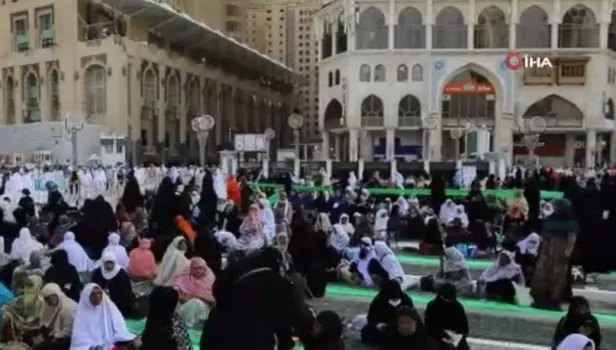 mescid-i-haram-ve-mescid-i-nebevide-2-yil-aradan-sonra-ilk-iftar-1648937878493.jpeg