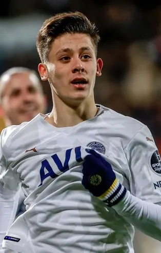 Fenerbahçe'nin Alanyaspor galibiyeti sonrası spor yazarlarından Arda Güler'e övgü dolu sözler