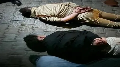 istanbulun-gobeginde-pes-dedirten-olay-gunduz-vakti-kacirip-taninmaz-hale-gelinceye-kadar-dovduler-1716023886986.jpeg İstanbul'un göbeğinde "pes" dedirten olay: Gündüz vakti kaçırıp tanınmaz hale gelinceye kadar dövdüler!-3