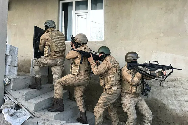 Van'da PKK operasyonu: 18 gözaltı