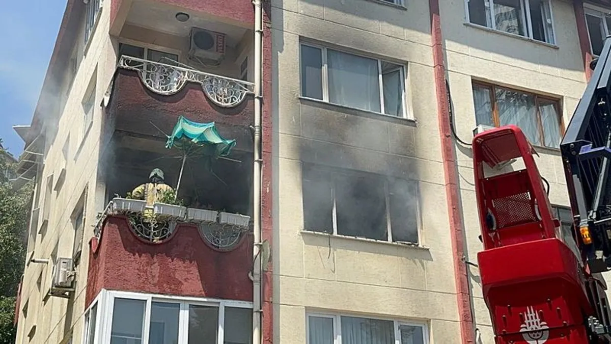 Şişli'de büyük panik! 4 katlı binada yangın: İnceleme başlatıldı