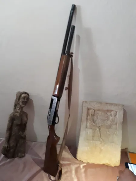 Bursa'da şok! Bahçeye gizlenmiş bronz lahit ele geçirildi-3