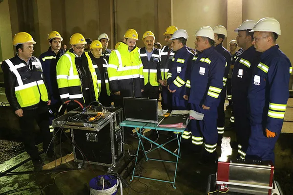 Kesintisiz elektrik için 10 bin kişi sabahladı-4