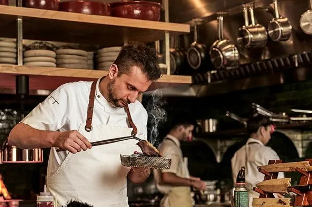 Fatih Tutak'ın restoranı Michelin'ın 2 yıldızını alınca talep yağdı! Rezervasyonları dolan restoran fiyatları da artırdı