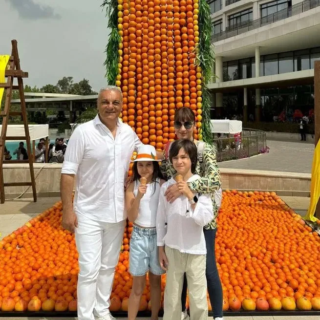 Kağıt üzerinde hala evliler! Uğur Yücel'in 42 yıllık eşi bakın hangi oyuncu çıktı! - 55