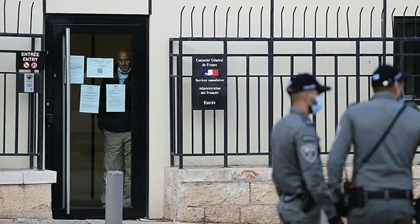 israil-isgli-altindaki-kuduste-fransa-ve-macronun-islam-karsitligi-protesto-edildi-ona-dokunulmasini-asla-kabul-etmiyoruz-1604347959139.jpg İsrail işgâli altındaki Kudüs'te, Fransa ve Macron'un İslam karşıtlığı protesto edildi: Ona dokunulmasını asla kabul etmiyoruz-3