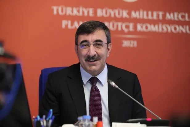 cevdet-yilmaz-kimdir-kac-yasinda-ak-parti-milletvekili-cevdet-yilmaz-nereli-evli-mi-siyasi-kariyeri-1685619173061.jpg Cumhurbaşkanı Yardımcısı Cevdet Yılmaz kimdir, kaç yaşında? Cevdet Yılmaz nereli, evli mi? Siyasi kariyeri...-3