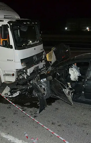 Tekirdağ'da alkollü sürücü ters yöne girdi! Kamyonla kafa kafaya çarpıştı