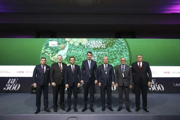 cevre-sehircilik-ve-iklim-degisikligi-bakani-murat-kurumdan-tum-sektorlere-yesil-kalkinma-projeleri-cagrisi-1639594746172.jpg Çevre Şehircilik ve İklim Değişikliği Bakanı Murat Kurum'dan tüm sektörlere 'Yeşil Kalkınma' projeleri çağrısı-5