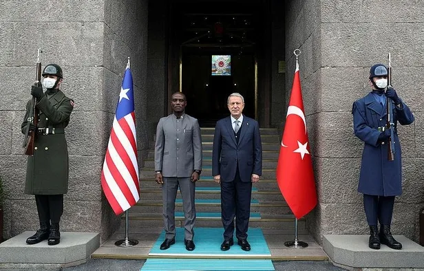 Milli Savunma Bakanı Hulusi Akar, Liberyalı mevkidaşı Daniel Dee Ziankahn ile görüştü-1