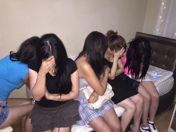 trabzonda-fuhusla-mucadele-2021de-109-yabanci-uyruklu-kadin-sinir-disi-edildi-1641025353805.jpg Trabzon'da fuhuşla mücadele! 2021'de 109 yabancı uyruklu kadın sınır dışı edildi-4