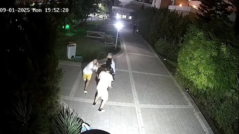 Adana'da akılalmaz olay | Oğluyla kavga eden çocuğa kabusu yaşattı (DHA)