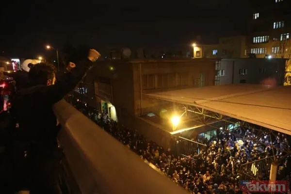 Tahran'da 'Hamaney istifa' sesleri! Anma törene rejim karşıtı gösteriye dönüştü: Ülkeyi rahat bırak - 9