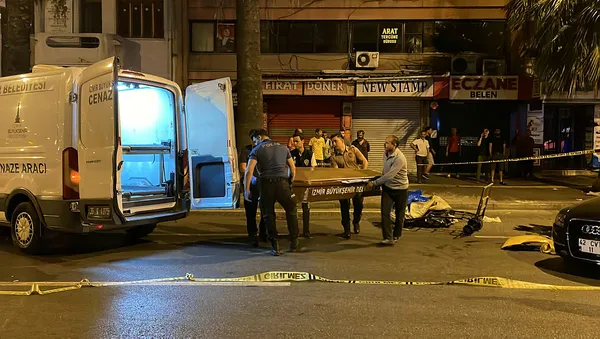 İzmir'de taksinin çarptığı kağıt toplayıcısı öldü-3