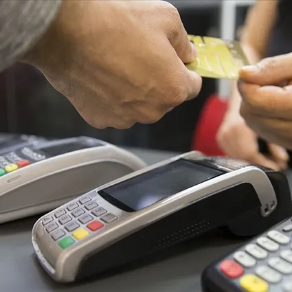 Kredi kartında limit düşürme kararı ertelendi mi? BDDK açıkladı!