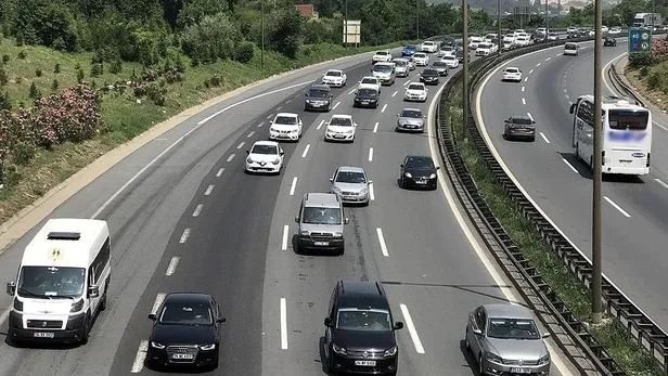 29-ekim-cumartesi-trafige-kapali-yollar-listesi-29-ekim-cumhuriyet-bayraminda-hangi-yollar-kapali-hangileri-ac-1666988061810.jpg İstanbul canlı trafik haritası! 29 Ekim Cumartesi trafiğe kapalı yollar LİSTESİ! 29 Ekim Cumhuriyet Bayramı'nda hangi yollar kapalı, hangileri açık?-2