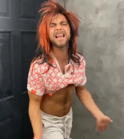 Survivor Doğan Keser çıka çıka bakın kim çıktı! Barış Özbek'le kavgaya karışıp gırtlak gırtlağa gelen Doğan meğer...-6