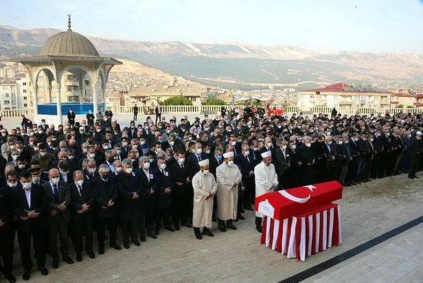 64 yaşında vefat eden AK Parti Milletvekili İmran Kılıç Kahramanmaraş'ta son yolculuğuna uğurlandı-1