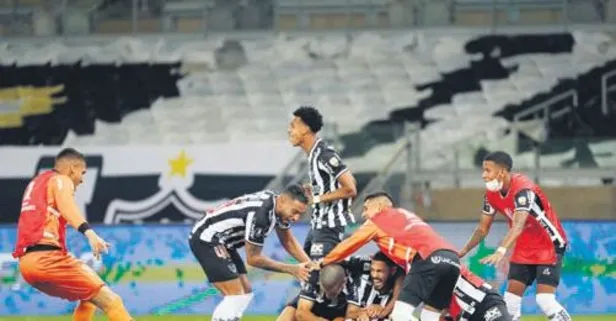 Kupadan elendiler polisle çatıştılar | Yurttan ve dünyadan spor gündemi