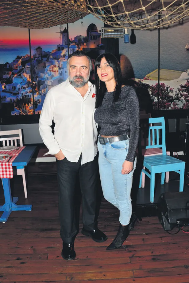 yeni-yasini-sevdikleriyle-kutlayan-oktay-kaynarcadan-sevenlerine-surpriz-haber-atv-ekranlarina-yeni-projeyle-g-1643396661727.jpg