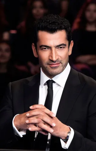 Kiralık katil tutmaya kalkan fakat kiralık katilin kendisinden tekrar düşünmesi üzerine vazgeçen kimdir?