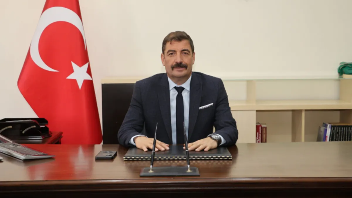 Manisa Kula Belediye Başkanı Hikmet Dönmez'e gözaltı! Makam odasında 2 kişiyi darbettirdi!
