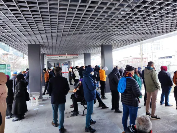 istanbulda-iett-kazalari-kar-esareti-simdi-de-metro-arizasi-ibbnin-cokusu-1643280378646.jpg İstanbul'da İETT kazaları kar esareti şimdi de metro arızası! İBB'nin çöküşü...-7