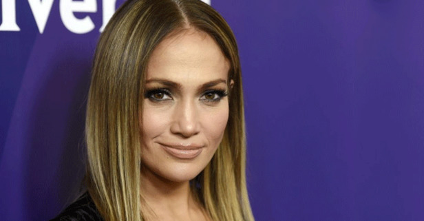 Jennifer Lopez makyajsız çıkmıyor