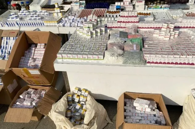 İstanbul'da sahte ilaç operasyonu: Binlerce kutu ele geçirildi!