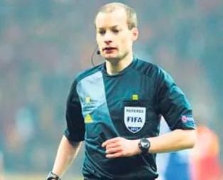 Zorlu maçın hakemi William Collum