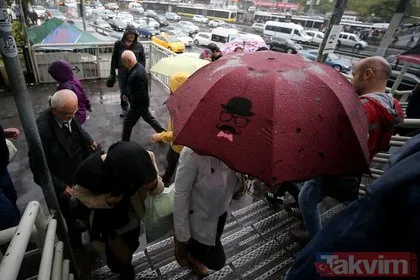 İstanbul güne yağmurla başladı! Trafik felç oldu