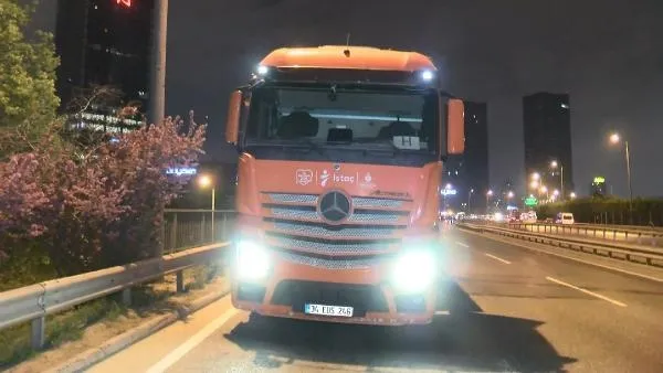 Ümraniye'de feci kaza! Bariyere vurduktan sonra TIR'a çarpan motosikletin sürücüsü hayatını kaybetti-3