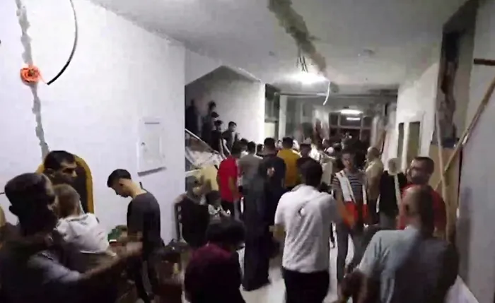 İşgalci İsrail Gazze'ye her saniye bomba yağdırıyor: 1 gecede 400 nokta 704 mazlum! | Hamas 2 rehineyi serbest bıraktı... Hastaneler çöktü-5