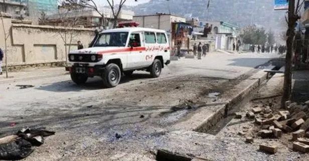 Afganistan’da yol kenarına yerleştirilen bomba patladı: Ölü ve yaralılar var