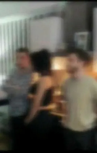 Son dakika: Bağcılar'da ev partisine polis baskını kamerada! Koronavirüs tedbirlerini ihlal ettiler