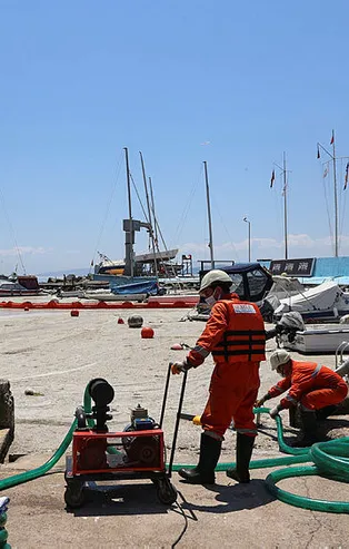 Deniz salyası (müsilaj) için ilk adım atıldı! Marmara'da temizlik başladı!