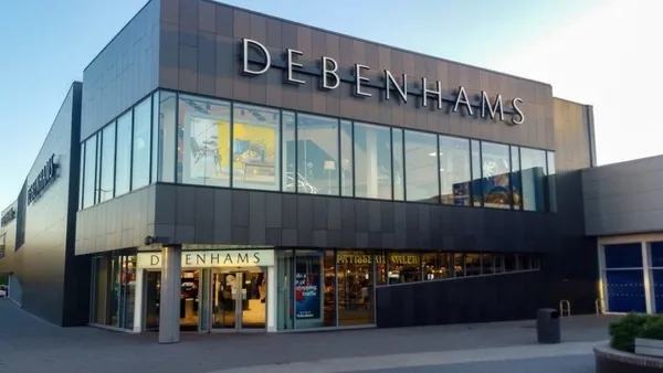 ingilterenin-242-yillik-dev-perakende-zinciri-debenhams-magazalarini-kapatiyor-1620229140905.jpg İngiltere'nin 242 yıllık dev perakende zinciri Debenhams, mağazalarını kapatıyor-5