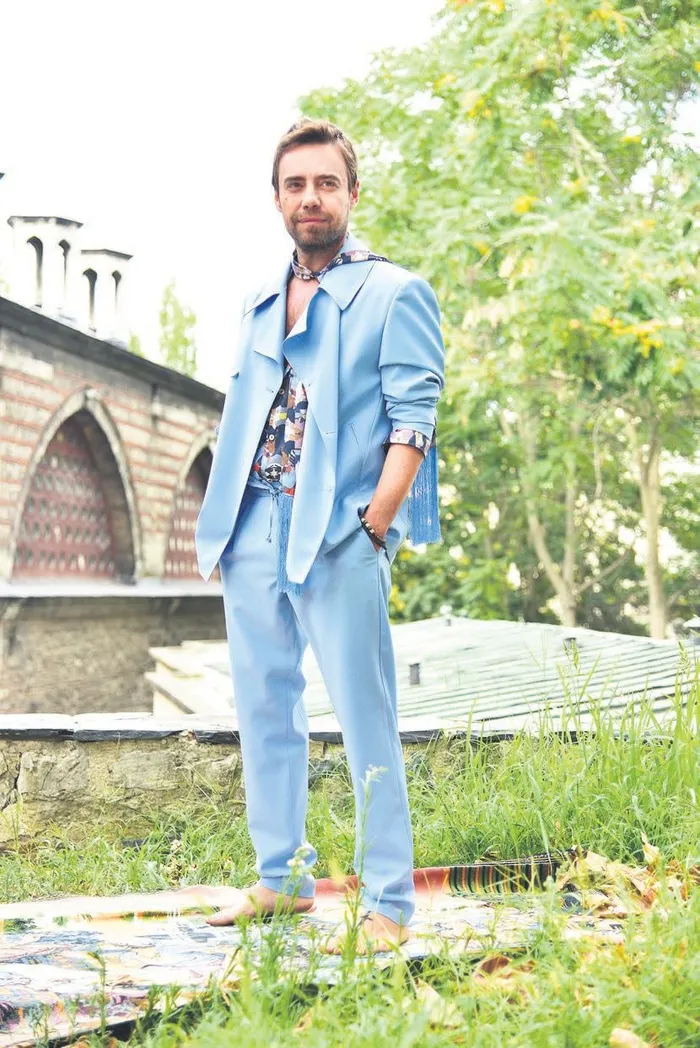 murat-dalkilictan-sevgilisine-yeni-yil-surprizi-murat-sevgilisi-eda-sana-album-yapacak-1704053326849.jpeg Murat Dalkılıç’tan sevgilisine yeni yıl sürprizi! Eda San’a albüm yapacak-2