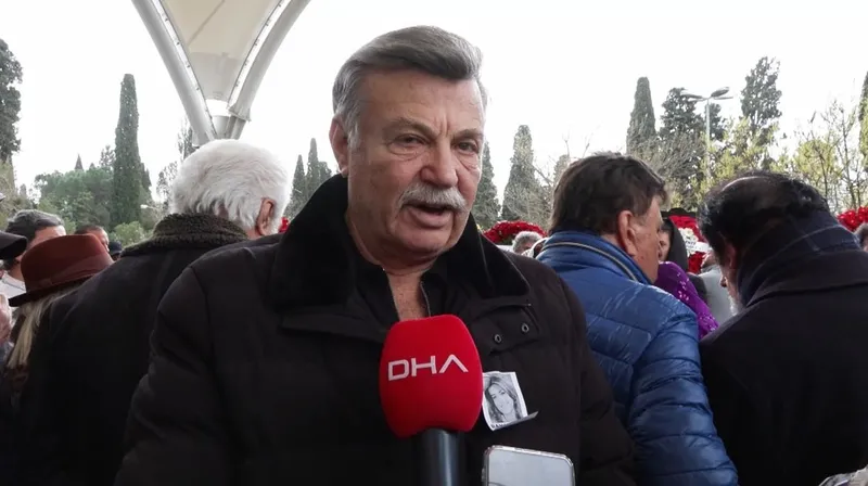 yesilcamin-gamzeli-guzeli-bahar-oztandan-aci-haber-61-yasinda-vefat-etti-unlulerden-bassagligi-mesaji-pinar-al-1711121300049.jpeg Yeşilçam'ın gamzeli güzeli Bahar Öztan son yolculuğuna uğurlandı! Sevenleri yalnız bırakmadı-13
