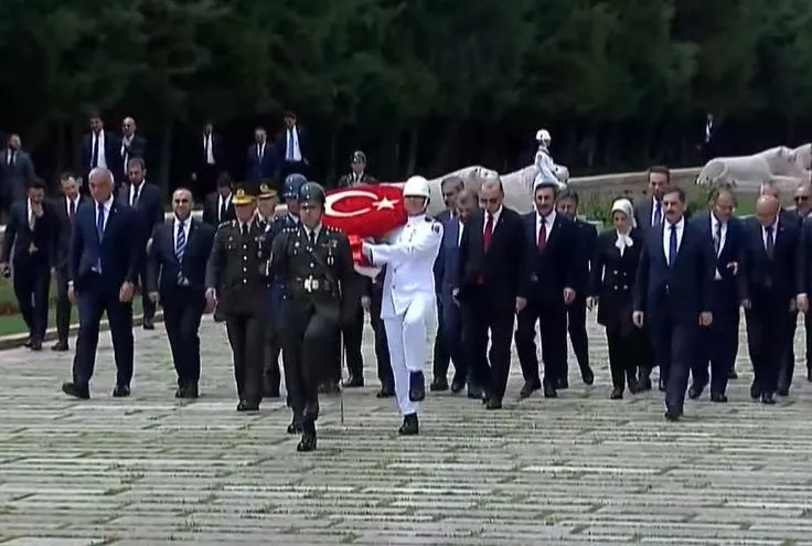Erdoğan ve Kabine üyeleri Anıtkabir’de